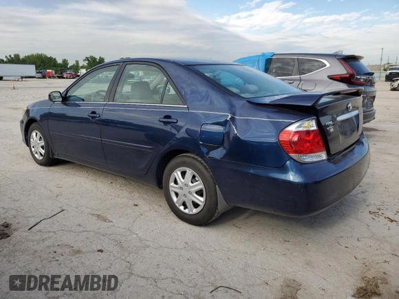 2005 Toyota Camry STD z VIN 4T1BE32K15U062271, wystawiony jako Copart lot #55957155 z przebiegiem 187 231 mil mil oraz Szkoda całkowita • Salvage title. Historia ofert i sprzedaży dostępna na DreamBid. Obrazek 2.