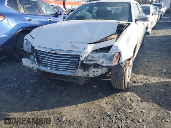 2014 Chrysler 300 C z VIN 2C3CCAEG8EH320769, wystawiony jako Copart lot #55211055 z przebiegiem 163 430 mil mil oraz Szkoda całkowita • Salvage title. Historia ofert i sprzedaży dostępna na DreamBid. Obrazek 12.