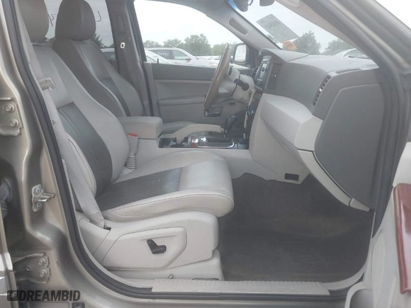 2005 Jeep Grand Cherokee Limited with VIN 1J4HR58205C511669, listed as a IAAI auction lot 40045443 with NaN miles. Bid and sale history available at carsss.com. Image 5.