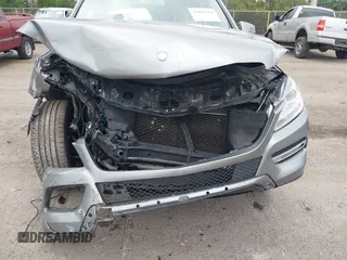 2015 Mercedes-Benz M 350 z VIN 4JGDA5JB3FA538055, wystawiony jako IAAI lot #42046364 z przebiegiem 123 753 mil mil oraz . Historia ofert i sprzedaży dostępna na DreamBid. Obrazek 6.