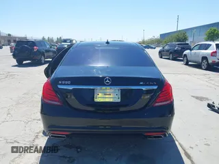 2015 Mercedes-Benz S 550 z VIN WDDUG8CBXFA123077, wystawiony jako IAAI lot #42194749 z przebiegiem 92 392 mil mil oraz . Historia ofert i sprzedaży dostępna na DreamBid. Obrazek 16.