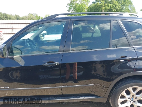 2011 BMW X5 35i z VIN 5UXZV4C56BL410499, wystawiony jako IAAI lot #42117697 z przebiegiem 158 233 mil mil oraz . Historia ofert i sprzedaży dostępna na DreamBid. Obrazek 14.