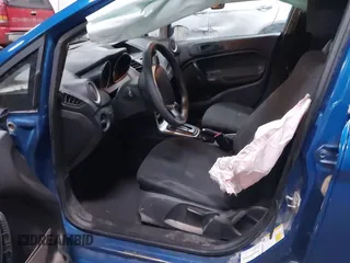 2019 Ford Fiesta SE z VIN 3FADP4BJXKM118427, wystawiony jako IAAI lot #41643927 z przebiegiem 109 617 mil mil oraz . Historia ofert i sprzedaży dostępna na DreamBid. Obrazek 5.