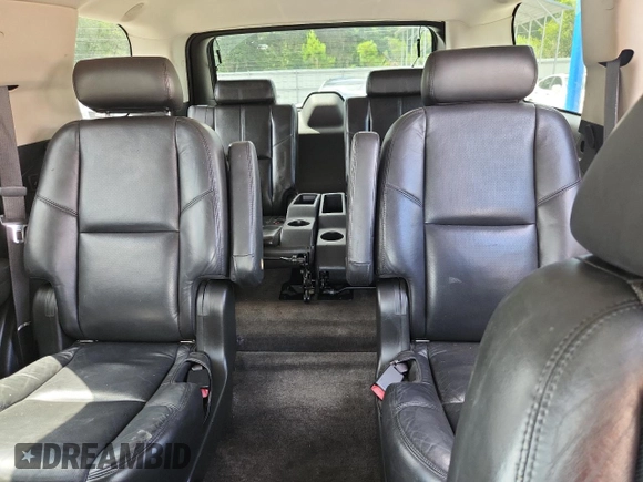 2010 Cadillac Escalade Luxury z VIN 1GYUCBEF9AR249146, wystawiony jako Copart lot #60971125 z przebiegiem 231 158 mil mil oraz Czysty tytuł • Clean title. Historia ofert i sprzedaży dostępna na DreamBid. Obrazek 10.