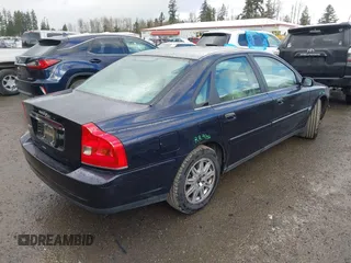 2005 Volvo S80 z VIN YV1TS592551413021, wystawiony jako IAAI lot #41700639 z przebiegiem 59 940 mil mil oraz . Historia ofert i sprzedaży dostępna na DreamBid. Obrazek 4.