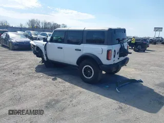 2024 Ford Bronco Badlands с VIN 1FMEE9BP3RLA42126, выставлен на аукционе IAAI как лот 41617420 с пробегом 7 662 миль миль и . История ставок и продаж доступна на DreamBid. Изображение 3.
