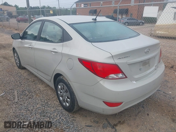 2016 Hyundai Accent SE z VIN KMHCT4AE9GU164447, wystawiony jako IAAI lot #41977455 z przebiegiem 43 346 mil mil oraz . Historia ofert i sprzedaży dostępna na DreamBid. Obrazek 3.