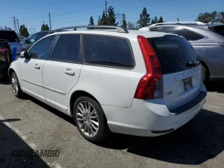 2009 Volvo V50 2.4L with VIN YV1MW390492468846, listed as a Copart auction lot 49413904 with 202,405 mi miles and Salvage Title. Bid and sale history available at carsss.com. Image 2.
