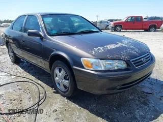 2000 Toyota Camry CE z VIN 4T1BG22K5YU989265, wystawiony jako IAAI lot #41800338 z przebiegiem 381 964 mil mil oraz . Historia ofert i sprzedaży dostępna na DreamBid. Obrazek 1.