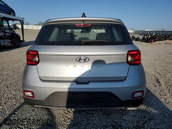 2022 Hyundai Venue SE with VIN KMHRB8A3XNU197179, listed as a Copart auction lot 50105935 with 21,350 mi miles and Salvage Title. Bid and sale history available at DreamBid. Image 6.