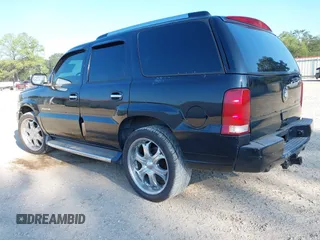 2004 Cadillac Escalade z VIN 1GYEK63N94R135094, wystawiony jako IAAI lot #40358925 z przebiegiem 223 977 mil mil oraz . Historia ofert i sprzedaży dostępna na DreamBid. Obrazek 3.