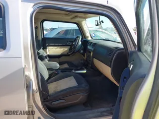 2008 Hummer H3 SUV with VIN 5GTEN13EX88178573, listed as a IAAI auction lot 42058752 with 122,114 mi miles. Bid and sale history available at carsss.com. Image 5.