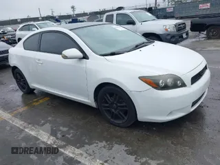 2009 Scion tC with VIN JTKDE167890280110, listed as a IAAI auction lot 41920364 with 231,797 mi miles. Bid and sale history available at carsss.com. Image 1.