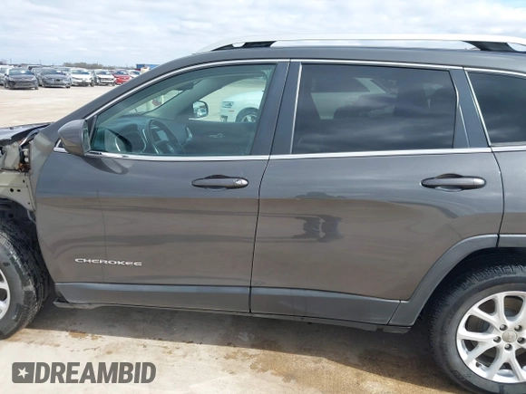 2016 Jeep Cherokee Latitude with VIN 1C4PJLCS2GW190322, listed as a IAAI auction lot 41290901 with 118,513 mi miles. Bid and sale history available at carsss.com. Image 15.