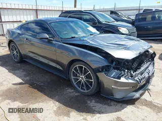 2018 Ford Mustang EcoBoost z VIN 1FA6P8TH9J5122243, wystawiony jako IAAI lot #42164152 z przebiegiem 76 424 mil mil oraz . Historia ofert i sprzedaży dostępna na DreamBid. Obrazek 1.