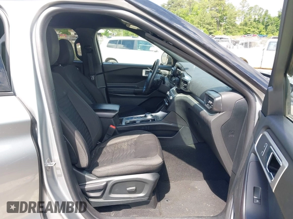 2020 Ford Explorer XLT z VIN 1FMSK7DH9LGB46593, wystawiony jako IAAI lot #42155086 z przebiegiem 90 698 mil mil oraz . Historia ofert i sprzedaży dostępna na DreamBid. Obrazek 5.