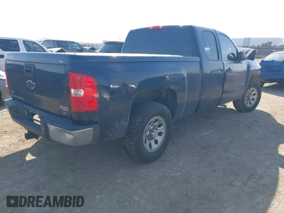 2010 Chevrolet Silverado 1500 LS with VIN 1GCSCREA5AZ134148, listed as a IAAI auction lot 41576732 with 211,421 mi miles. Bid and sale history available at carsss.com. Image 4.
