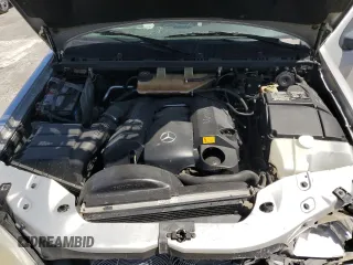 2001 Mercedes-Benz M 320/430/500 z VIN 4JGAB54E71A270139, wystawiony jako Copart lot #57175625 z przebiegiem 154 870 mil mil oraz Szkoda całkowita • Salvage title. Historia ofert i sprzedaży dostępna na DreamBid. Obrazek 12.