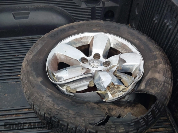 2019 Ram 1500 SLT с VIN 1C6RR6TT8KS657696, выставлен на аукционе IAAI как лот 41324189 с пробегом 100 825 миль миль и . История ставок и продаж доступна на DreamBid. Изображение 19.