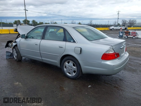 2004 Toyota Avalon XL with VIN 4T1BF28B44U364702, listed as a IAAI auction lot 41473272 with 226,845 mi miles. Bid and sale history available at carsss.com. Image 3.