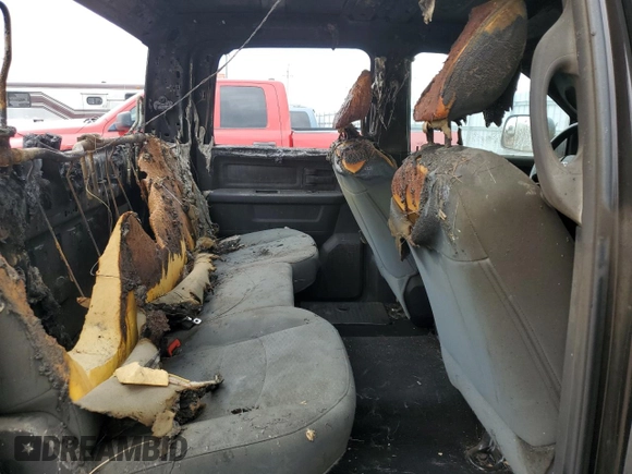 2017 Ram 2500 Tradesman z VIN 3C6UR5HL8HG590269, wystawiony jako Copart lot #61224455 z przebiegiem 65 888 mil mil oraz Szkoda całkowita • Salvage title. Historia ofert i sprzedaży dostępna na DreamBid. Obrazek 10.