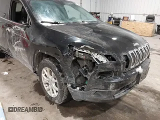 2018 Jeep Cherokee Latitude Plus with VIN 1C4PJMLB2JD531064, listed as a IAAI auction lot 41539824 with 197,548 mi miles. Bid and sale history available at carsss.com. Image 6.
