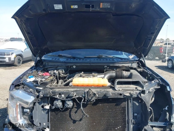 2018 Ford F-150 XL with VIN 1FTEW1CP1JKC01706, listed as a IAAI auction lot 41807860 with 105,385 mi miles. Bid and sale history available at carsss.com. Image 10.
