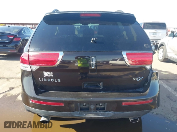 2013 Lincoln MKX with VIN 2LMDJ6JK9DBL15563, listed as a IAAI auction lot 42067838 with 38,411 mi miles. Bid and sale history available at carsss.com. Image 17.