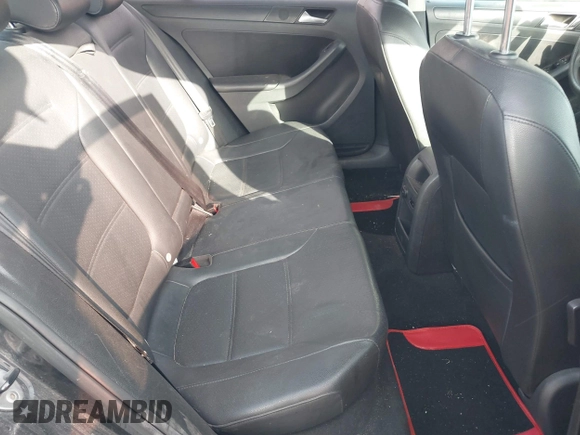 2014 Volkswagen Jetta SE with VIN 3VWD17AJ0EM381770, listed as a IAAI auction lot 42487960 with 135,747 mi miles and . Bid and sale history available at DreamBid. Image 8.