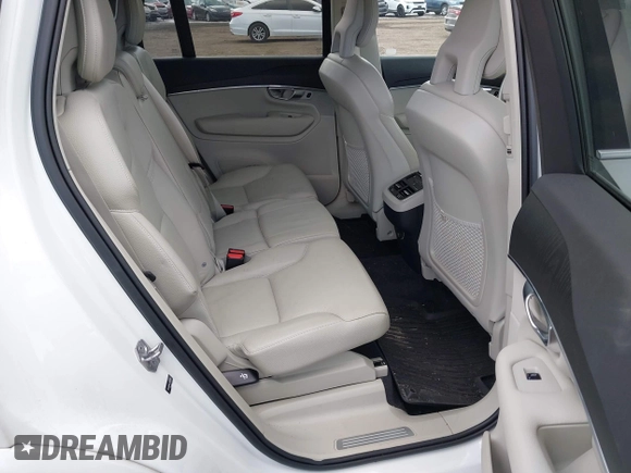 2020 Volvo XC90 Momentum with VIN YV4102PK8L1552784, listed as a IAAI auction lot 41416039 with 53,302 mi miles. Bid and sale history available at carsss.com. Image 8.