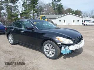 2011 Infiniti M z VIN JN1BY1AR7BM370350, wystawiony jako IAAI lot #41859473 z przebiegiem 150 524 mil mil oraz . Historia ofert i sprzedaży dostępna na DreamBid. Obrazek 1.