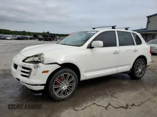 2010 Porsche Cayenne z VIN WP1AA2AP8ALA07107, wystawiony jako Copart lot #55506275 z przebiegiem Nie podano mil oraz Szkoda całkowita • Salvage title. Historia ofert i sprzedaży dostępna na DreamBid. Obrazek 1.