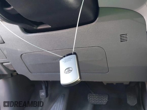 2018 Toyota Sienna XLE Auto Access Seat with VIN 5TDYZ3DC3JS951774, listed as a IAAI auction lot 41567595 with 160,197 mi miles. Bid and sale history available at carsss.com. Image 11.