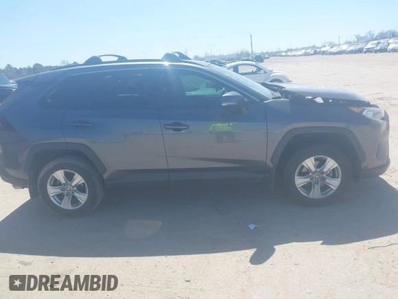 2021 Toyota RAV4 XLE with VIN 2T3W1RFV8MC118377, listed as a IAAI auction lot 41776108 with 80,217 mi miles. Bid and sale history available at carsss.com. Image 12.