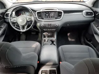 2017 Kia Sorento LX with VIN 5XYPG4A3XHG206927, listed as a Copart auction lot 46653575 with 102,423 mi miles and Salvage Title. Bid and sale history available at carsss.com. Image 8.
