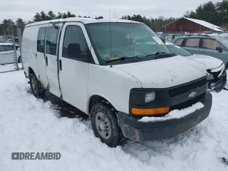 2009 Chevrolet Express Cargo Van with VIN 1GCGG25C891139132, listed as a IAAI auction lot 41545229 with 217,403 mi miles. Bid and sale history available at carsss.com. Image 1.