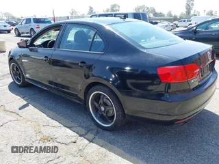 2011 Volkswagen Jetta SE с VIN 3VWDZ7AJ6BM379316, выставлен на аукционе IAAI как лот 42101190 с пробегом 145 496 миль миль и . История ставок и продаж доступна на DreamBid. Изображение 3.