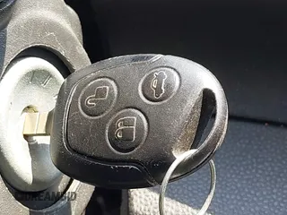 2014 Ford Fiesta SE с VIN 3FADP4BJ9EM211010, выставлен на аукционе IAAI как лот 42420562 с пробегом 175 335 миль миль и . История ставок и продаж доступна на DreamBid. Изображение 11.