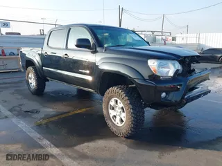 2013 Toyota Tacoma PreRunner with VIN 3TMJU4GN0DM143065, listed as a IAAI auction lot 41231861 with 139,156 mi miles. Bid and sale history available at carsss.com. Image 1.