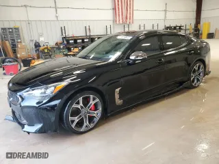 2020 Kia Stinger GT2 with VIN KNAE55LC7L6075948, listed as a Copart auction lot 43501285 with 61,473 mi miles and Clean Title. Bid and sale history available at carsss.com. Image 1.