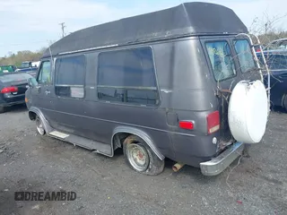 1989 Chevrolet Chevy Van z VIN 1GBEG25K9K7155815, wystawiony jako IAAI lot #41926158 z przebiegiem 634 259 mil mil oraz . Historia ofert i sprzedaży dostępna na DreamBid. Obrazek 3.