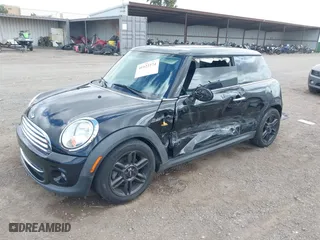 2011 MINI Cooper Hardtop with VIN WMWSU3C58BT097629, listed as a IAAI auction lot 41922274 with 116,209 mi miles. Bid and sale history available at carsss.com. Image 18.