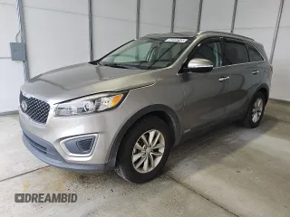 2017 Kia Sorento LX z VIN 5XYPGDA36HG284069, wystawiony jako Copart lot #56899345 z przebiegiem 106 724 mil mil oraz Czysty tytuł • Clean title. Historia ofert i sprzedaży dostępna na DreamBid. Obrazek 1.