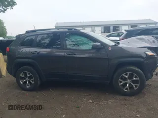 2018 Jeep Cherokee Trailhawk with VIN 1C4PJMBB0JD564792, listed as a IAAI auction lot 42513208 with 173,484 mi miles and . Bid and sale history available at DreamBid. Image 13.
