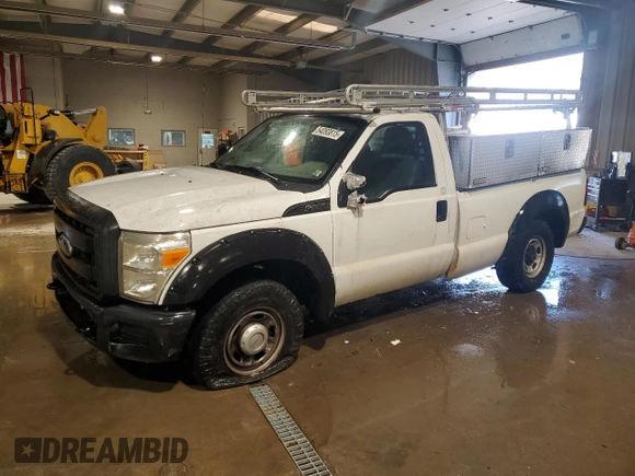 2011 Ford F-250 XL z VIN 1FTBF2A60BEA25184, wystawiony jako Copart lot #57188685 z przebiegiem 141 663 mil mil oraz Czysty tytuł • Clean title. Historia ofert i sprzedaży dostępna na DreamBid. Obrazek 1.