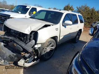 2013 Cadillac Escalade Premium with VIN 1GYS4CEF4DR159529, listed as a IAAI auction lot 41363154 with 204,993 mi miles. Bid and sale history available at carsss.com. Image 19.