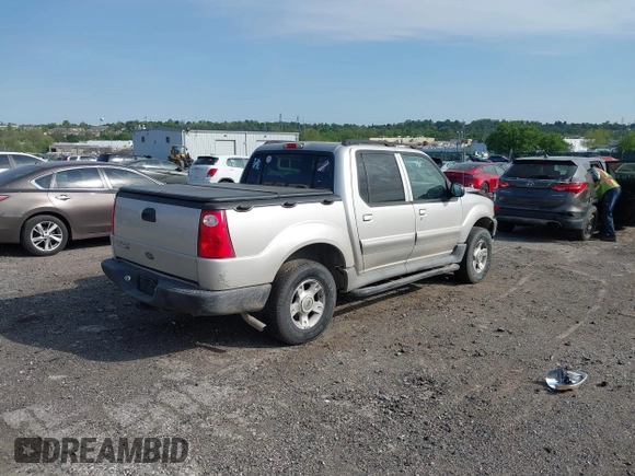 2004 Ford Explorer Sport Trac XLS z VIN 1FMZU77K94UA89637, wystawiony jako IAAI lot #42133712 z przebiegiem 174 293 mil mil oraz . Historia ofert i sprzedaży dostępna na DreamBid. Obrazek 4.