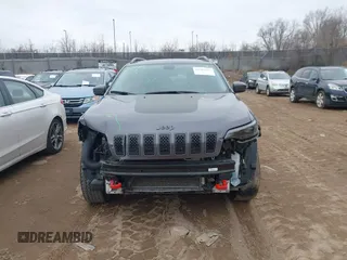2020 Jeep Cherokee Trailhawk с VIN 1C4PJMBX2LD562699, выставлен на аукционе IAAI как лот 41707512 с пробегом 152 729 миль миль и . История ставок и продаж доступна на DreamBid. Изображение 13.