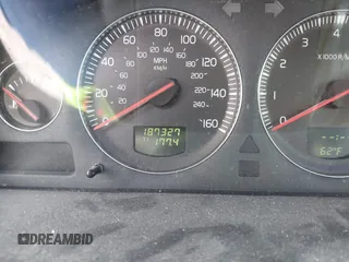 2004 Volvo S60 with VIN YV1RS59V942385429, listed as a IAAI auction lot 41659823 with 187,327 mi miles. Bid and sale history available at carsss.com. Image 7.