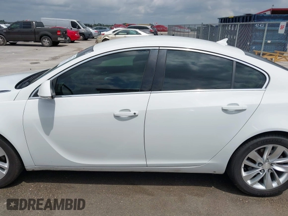 2014 Buick Regal with VIN 2G4GK5EX7E9159120, listed as a IAAI auction lot 42137110 with 188,332 mi miles. Bid and sale history available at carsss.com. Image 15.
